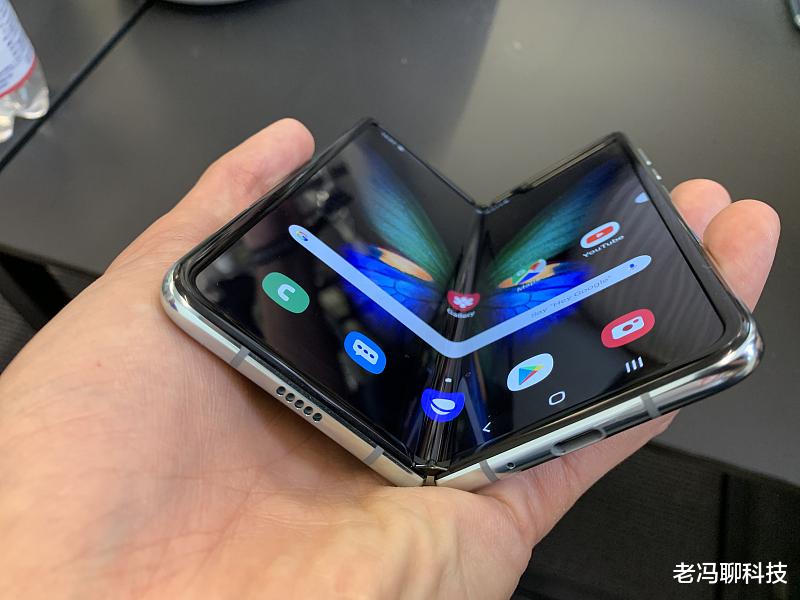 充电器|华为mate x2与三星fold3的哪个好?谁家的折叠屏更强?