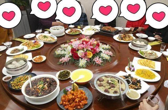 |为什么有人一参加饭局，就把手机放在桌子上