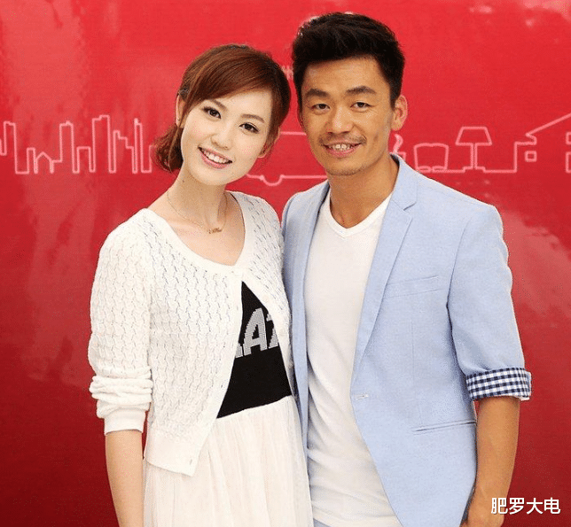 王宝强|王宝强考取直升飞机驾照?新造型逆袭成男神,网友吐槽还是土!