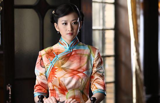 娱乐圈|她将弟弟带到娱乐圈后自己无人问津，弟弟却接戏到手软，你怎么看