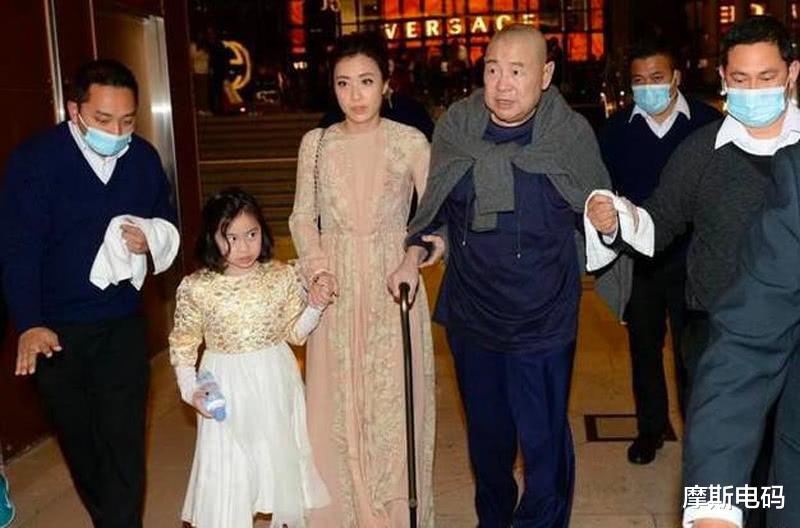 刘銮雄|狂赚500亿却从不交税，关停300家中国公司，李嘉欣前男友做了哪些恶