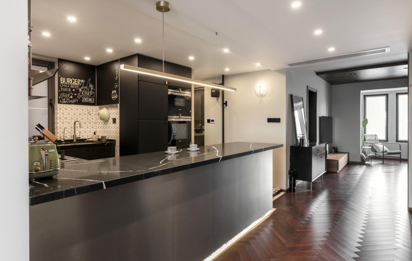 101㎡新房，他以逆向思维设计玄关，完工后，又酷又有格调