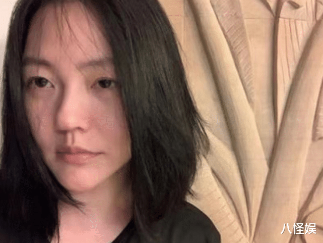 小S|小S晒怼脸拍，自夸头发乌黑亮丽，还爆料自己曾17天不洗头