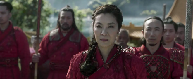 詹姆斯·邦德|漫威陷入低谷！《尚气》北美大卖，中国影迷给差评，全因普通话？