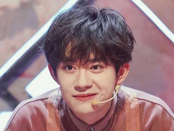 沙溢|沙溢大儿子成功减肥十斤！近照瘦回颜值巅峰：直接“帅成”易烊千玺？