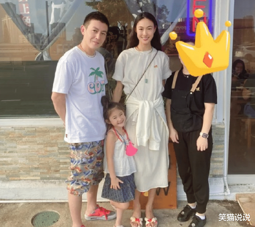 陈冠希|博主晒与秦舒培母女合照，4岁Alaia超像陈冠希，五官精致好漂亮！