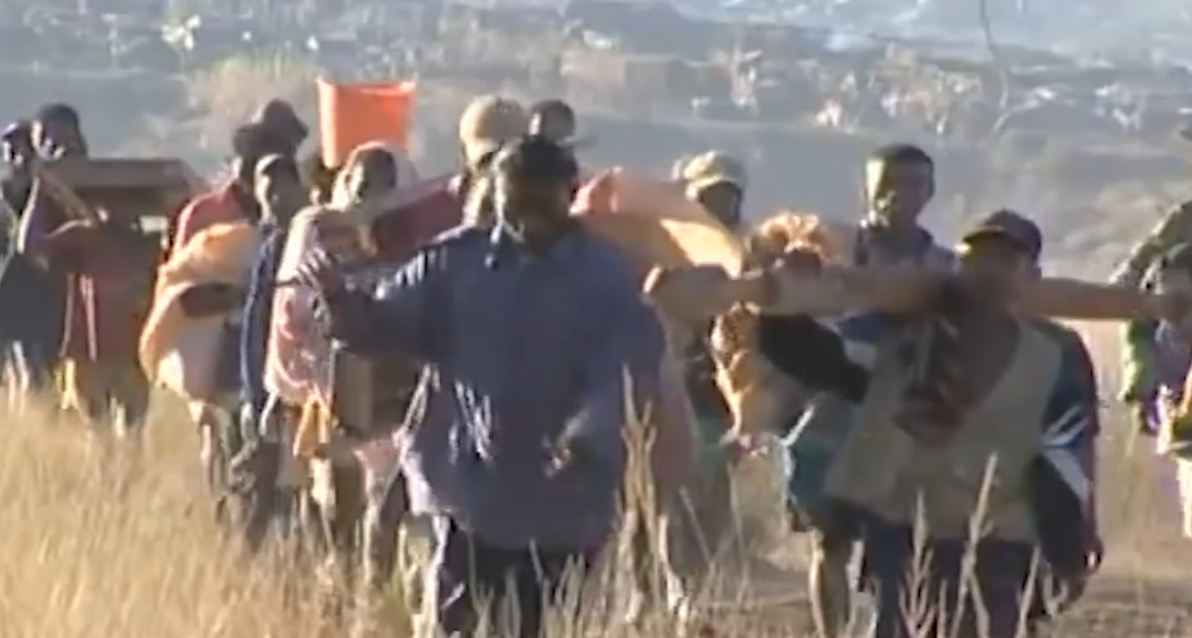 奇趣大天|非洲钻石为什么叫“血钻”?暴利行业!太多人为了生活拿命换钱屡禁不止!