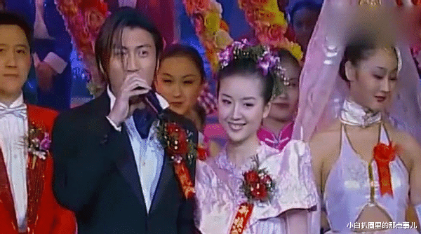 董洁|24年前的小品《打工奇遇》，光顾着看赵丽蓉，端酒丫鬟才是最火的