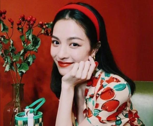 发型 下载 建议女人：无论年纪大小，多在这3个细节下功夫，让你美得精致又耐看