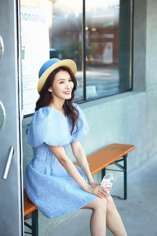 全球时尚号|气质女神徐洁儿,穿泡泡袖裙装藏不住美,唐嫣的颜值曾黎的身材