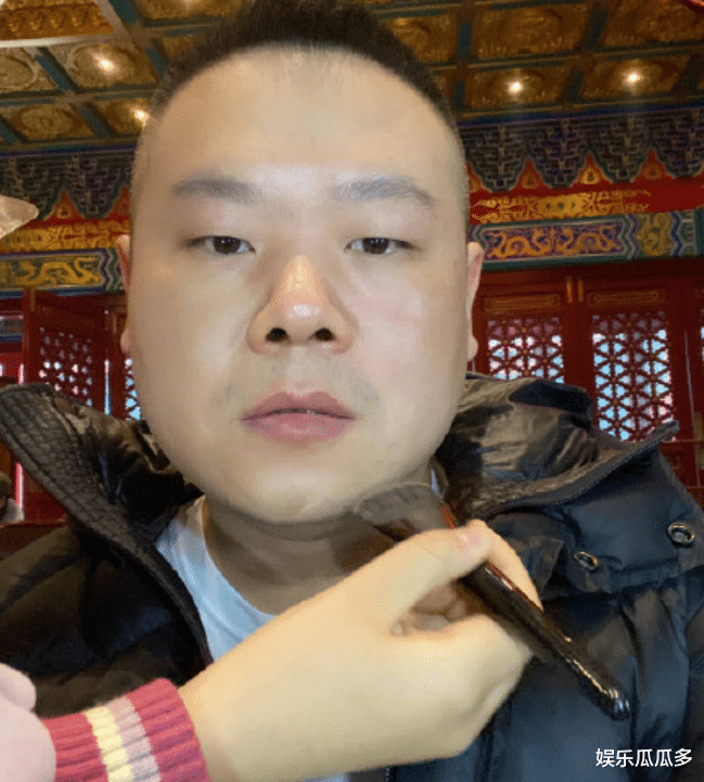 岳云鹏|岳云鹏老婆发文吐槽,腰已断眼已瞎,情人节自己过吧