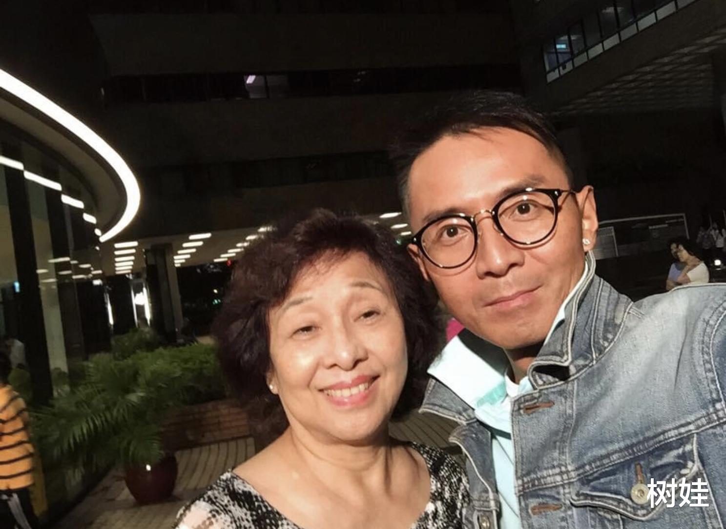 林利|55岁林利丁母忧已返港奔丧，惭愧没能见最后一面，嫩妻未见随行