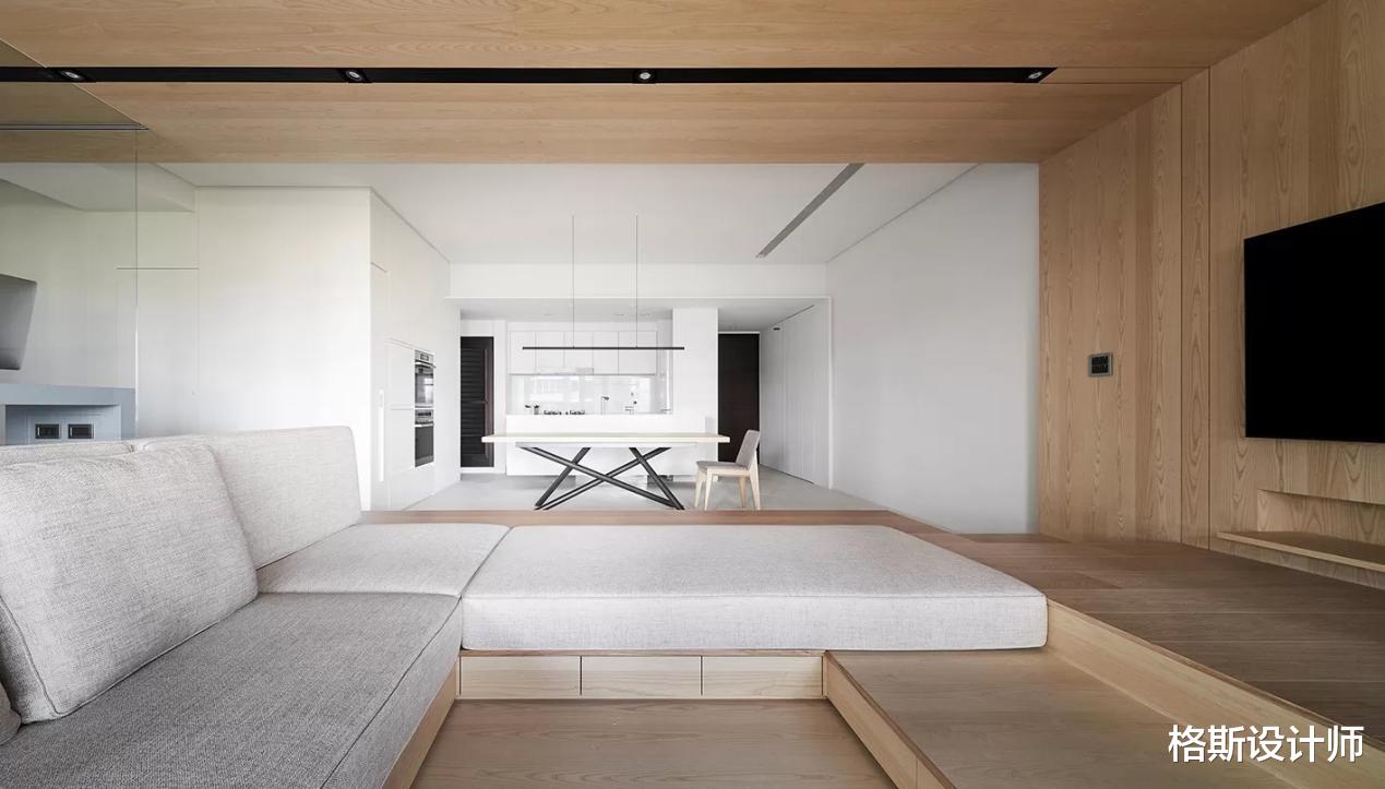 台湾夫妻138㎡的家，因巧妙布局而走红网络，客厅设计好特别