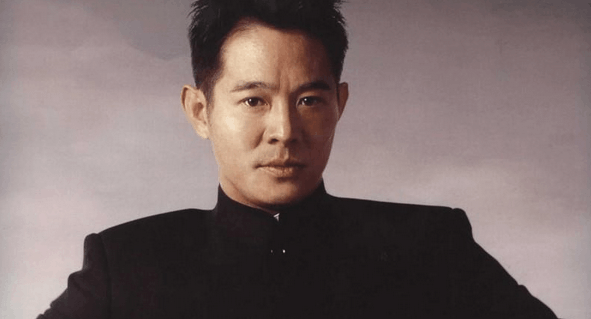 李连杰|李连杰背景有多牛？鲁豫问他爷爷是谁，他：我敢说，你敢播吗？