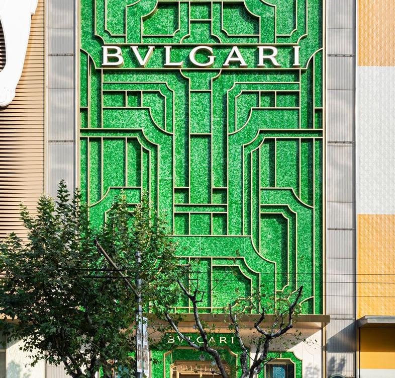 翡翠|美到失语！宝格丽的“翡翠墙”，竟是用废弃啤酒瓶制作的？