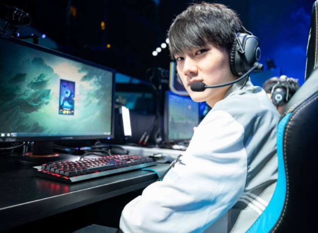 RNG|口头协议不靠谱？刘少鸽掉WBG后经理发出质问，RNG成最大赢家