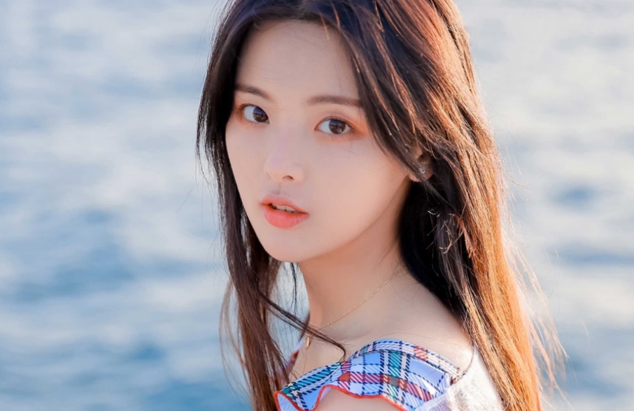 易烊千玺|原来，杨超越和炒团的成功，给内娱找到了一条偶像产业可走的路