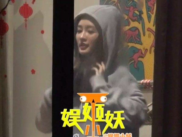 王大陆|王大陆恋情曝光，蔡卓宜坐王大陆大腿，网友：花花公子