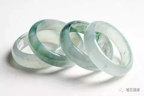 翡翠|7万买的翡翠“飘花手镯”竟然只值8千！