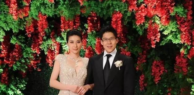 郭晶晶|郭晶晶打入香港富豪圈？与何超琼受邀特聘，为丈夫出面稳固位置！
