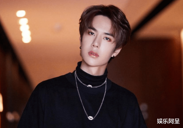 韩艺瑟|听哭了!王一博深情演唱《初心》主题曲,向英雄先烈们致敬