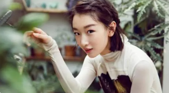 刘亦菲|周冬雨：跟妈妈改嫁后，继父把她当亲生女儿，遇到他是我的幸运