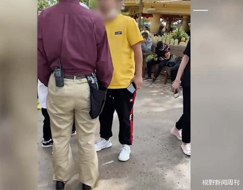 视野新闻周刊 “道歉了还想咋的？”上海迪士尼噗噗熊被孩子捶打，员工了解情况却遭家长怒怼