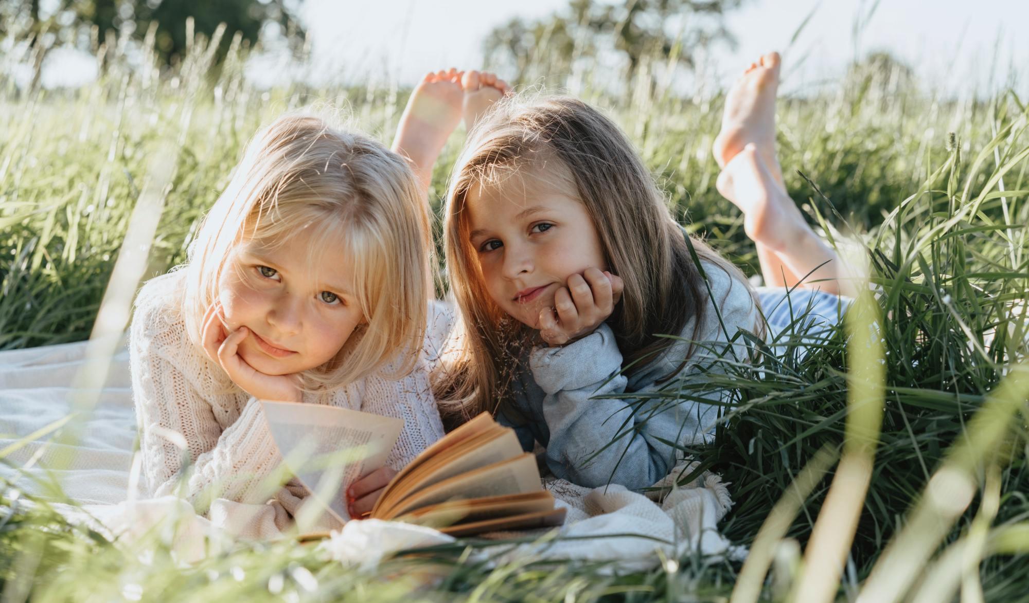 靖妈育儿说|国家“减负”政策落地,课外培训机构哀嚎,家长别再这样教孩子了