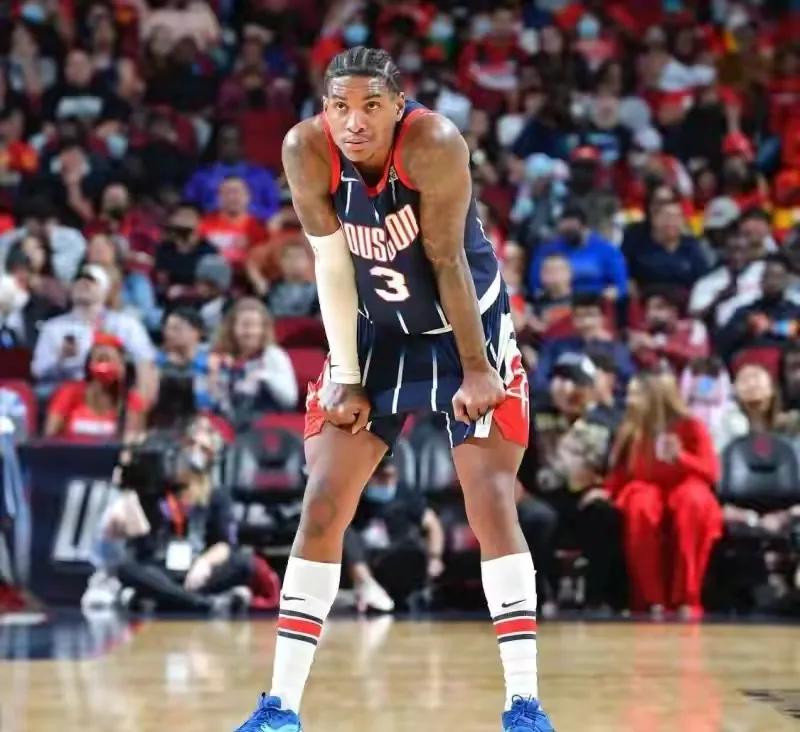 火箭隊(duì)|奪冠熱門！美媒：湖人卷入9人+1個(gè)選秀權(quán)的四方交易，火箭恐巨虧