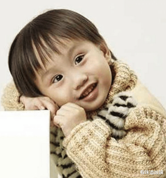 尹正|2岁出道，承担后妈整容费，今17岁患皮肤病，父亲却不给打针？