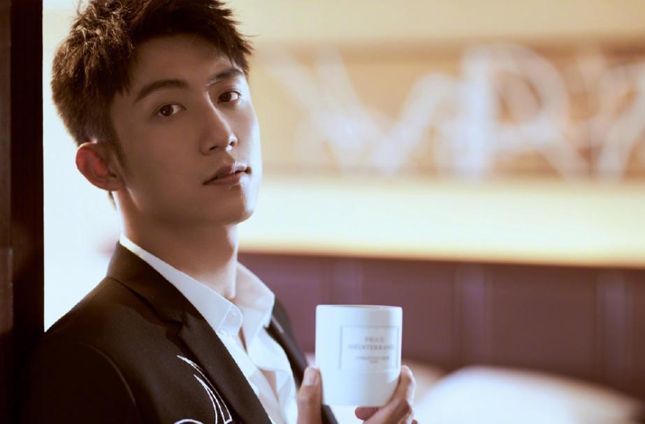 娱乐圈|黄景瑜发还粉丝误删资料，引起网友围观，网友：get新技能