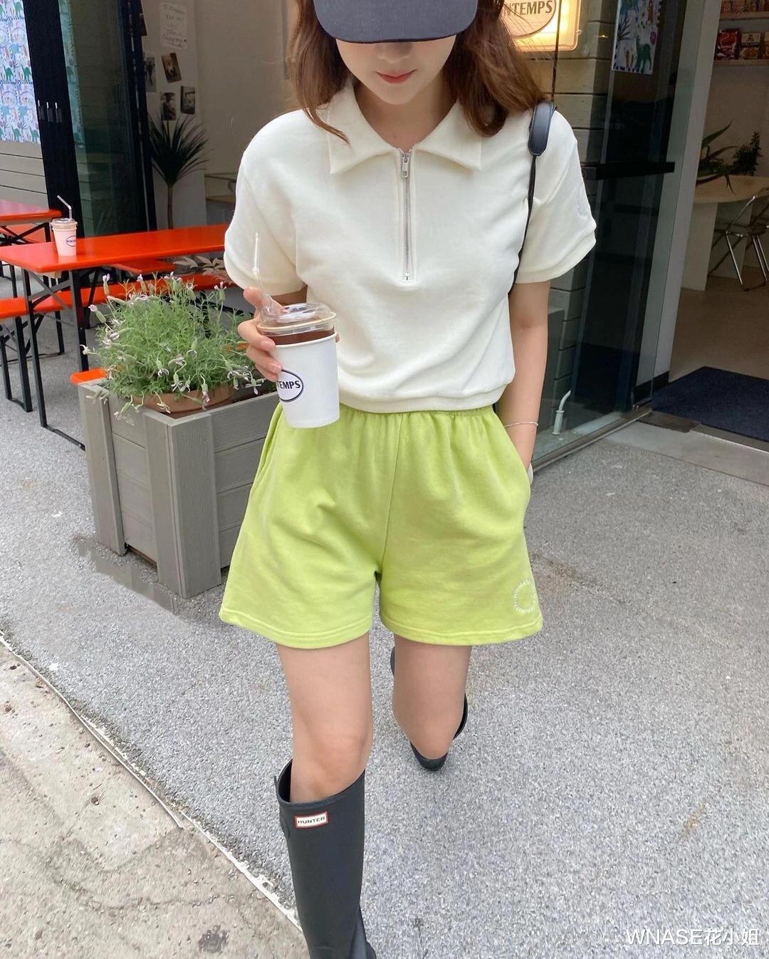 WNASE花小姐|这身搭配，夏季时髦女孩必备！舒适得体，即便下雨天也不尴尬