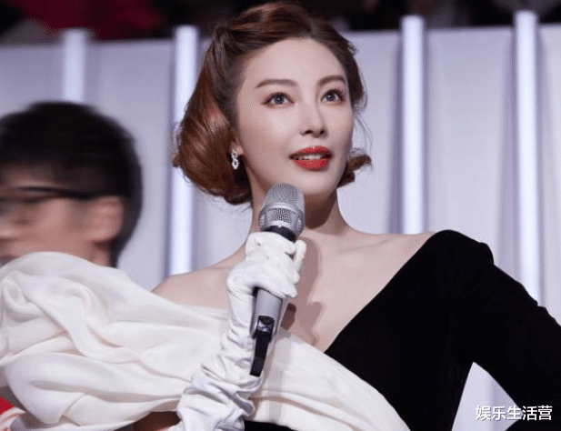 张雨绮|张雨绮携新男友加盟《冬梦之约》，删李柄熹动态，网友：女款海王