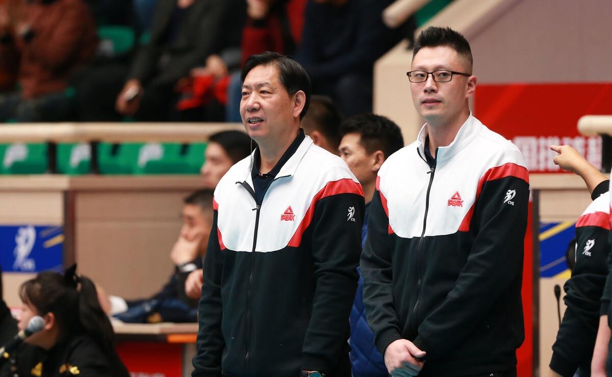 范上官|国家女排教练组：王宝泉任主教练，魏秋月、袁灵犀和于飞做助理