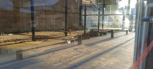 阳光语言矫正说|不是说现在实体店难赚钱吗？南宁有人逆势操作，在路口建铺面招租