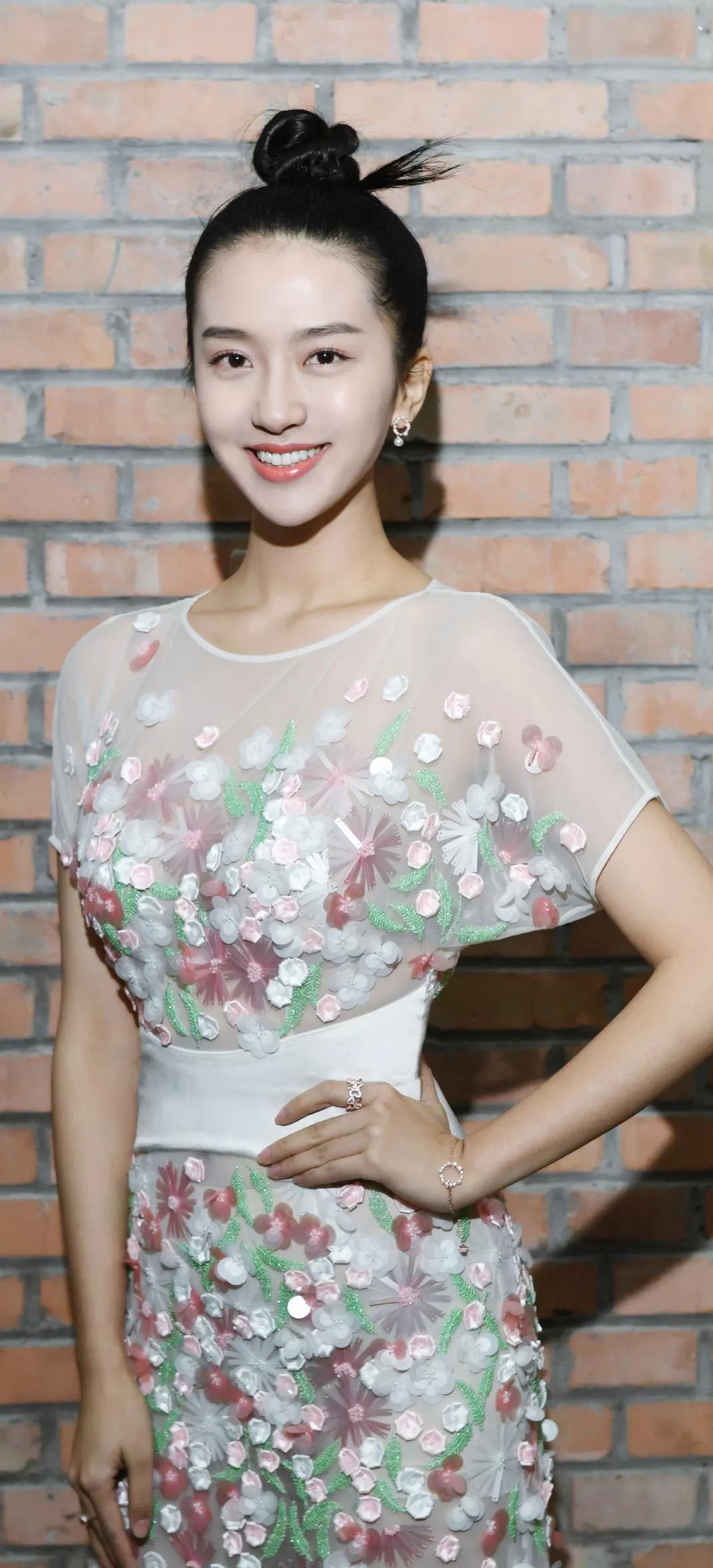 星光大道|从跑龙套到硬核女主，许龄月的逆袭之路，她的成功绝非偶然