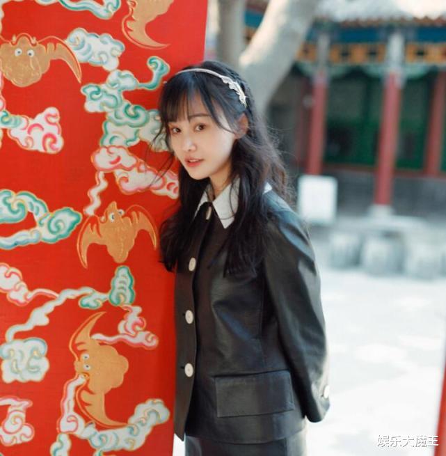 郑爽|郑爽被封杀后首个春节显冷清,去年一家三口登春晚还其乐融融