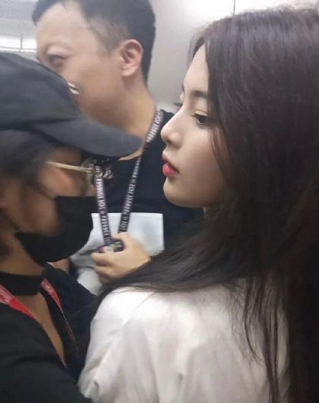 肖战|路人抓拍的明星，肖战颜值扛打，朱一龙大长腿，娜扎又美又飒