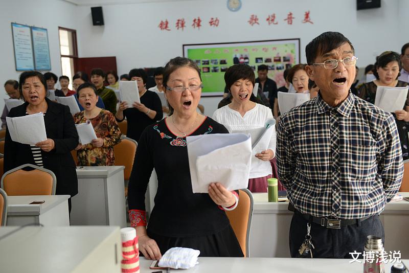 文博浅说|女人上了年纪有婚外情吗？68岁女人：难道我就不能享受享受吗？