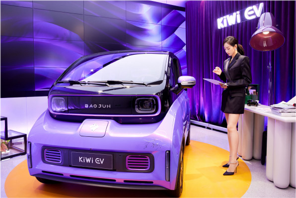 宋茜|宋茜御姐范十足! 穿真空西装演绎霸气范，气质颜值彻底开挂了