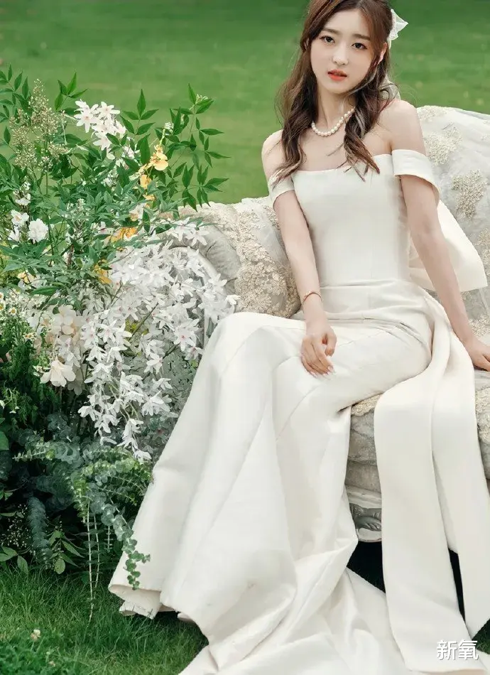 林珊珊|年度最惨新娘？新郎被嘲像路人，闺蜜全副妆造组团晒颜