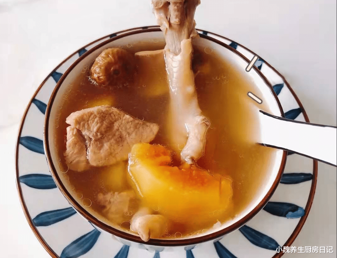 鸡爪|冬补三九，常给家人喝这汤，滋补又去燥，营养极高，身体更舒坦