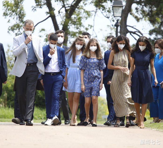 里尚七七|西班牙14岁小公主罕见翻车，扎“洋葱头”像1米8，外八走姿太霸气