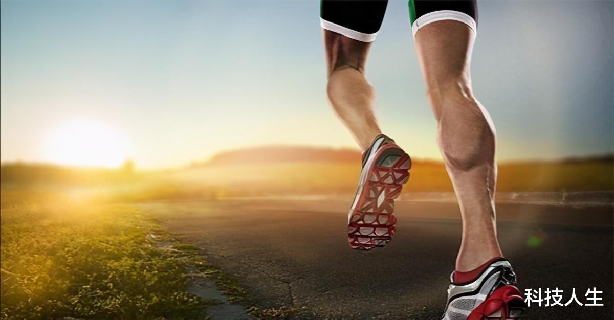 李宁|李宁被央媒点名：要把自己玩毁，鞋业“国货之光”诞生，70元吊打阿迪彪马