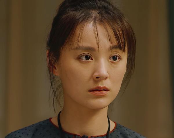 杨幂|《王牌部队》毛林林36岁了，素颜依旧很美，跟肖战组CP毫无违和感