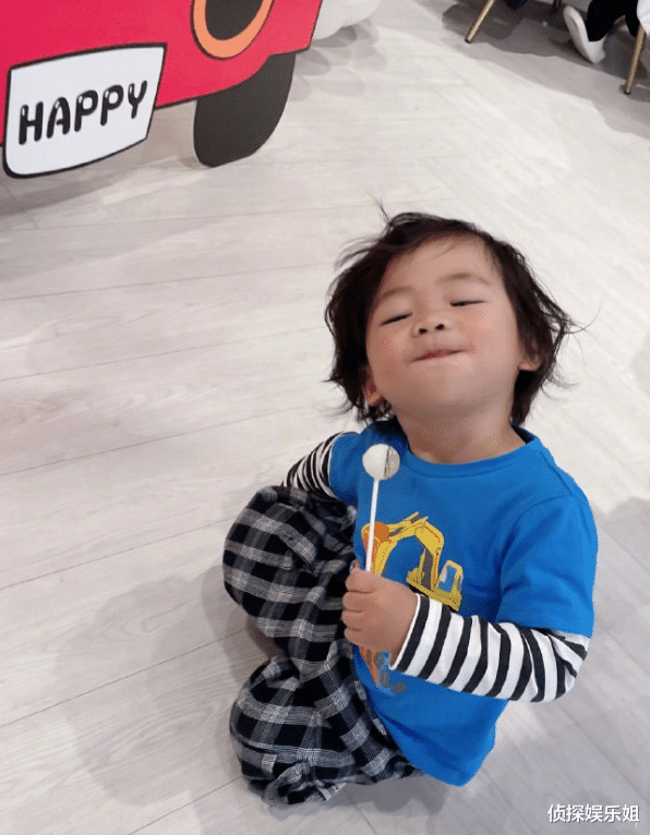 蔡少芬|蔡少芬抱儿子导致筋膜、肩周炎，晒针灸治疗感慨：不容易，但快乐