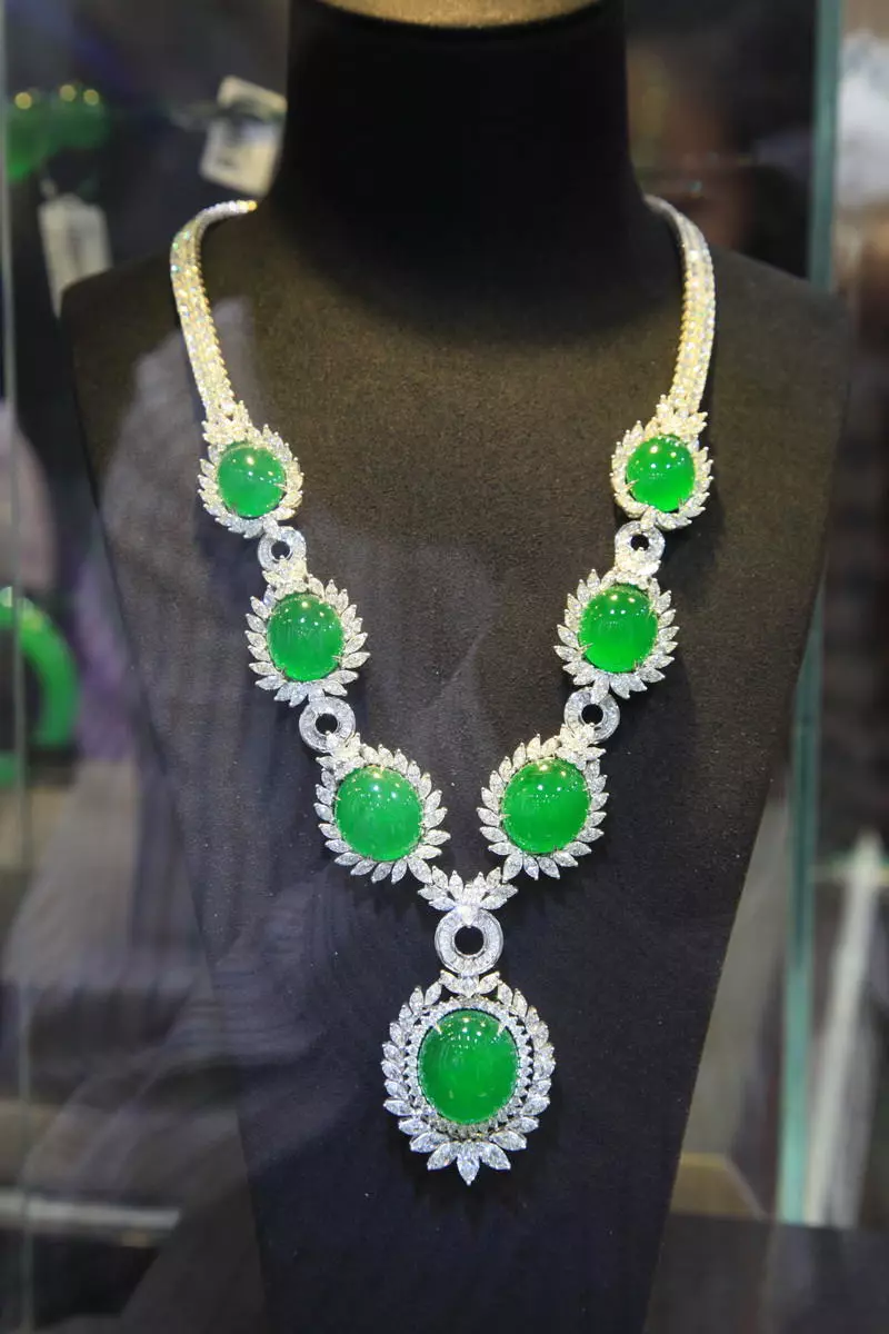 |聊聊灯下不观玉的那些事