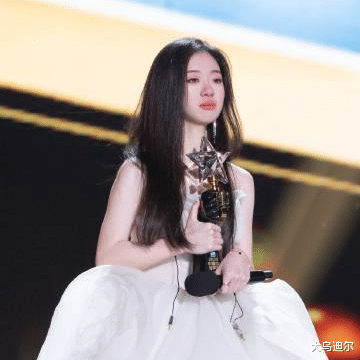 张子枫|写给所有知道单依纯名字的人，不知道的也可以看看呦，不会中毒的