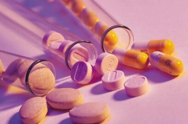 二甲双胍|长期吃二甲双胍，会有副作用吗？提醒：服药时，尽量牢记这几点