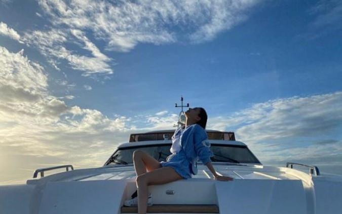 何超莲|百亿家世91年顶级白富美，却钟情家世平凡男人，门当户对不好吗